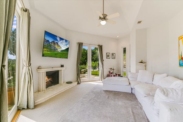 Fireplace, Interior, Recessed Lighting