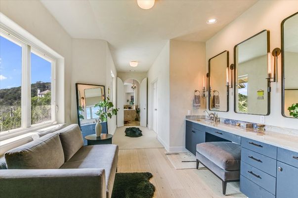 Bathroom, Interior, Recessed Lighting, Wood Texture Flooring