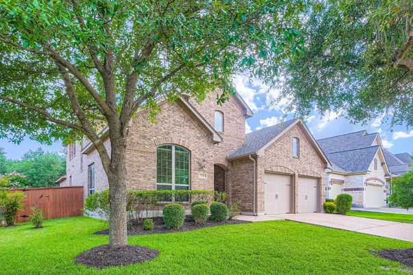 Attached, Exterior, Facade, Brick Facade, Brick Traditional