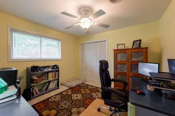 Home Office, Interior