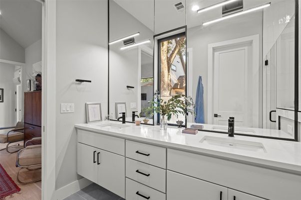 Bathroom, Dual Sink Vanities, Interior