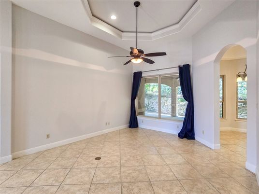 Empty room, Interior, Pendant Lights, Recessed Lighting