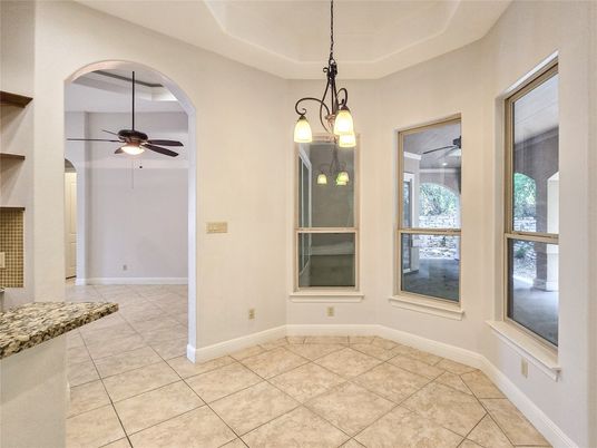 Empty room, Interior, Pendant Lights