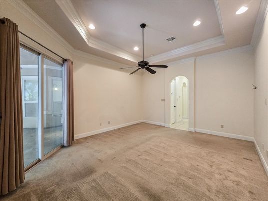 Empty room, Interior, Recessed Lighting