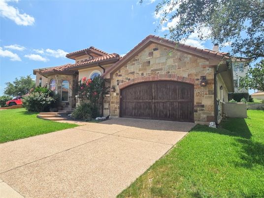 Attached, Exterior, Facade, Mediterranean