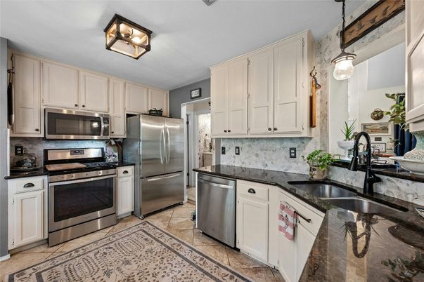 Interior, Kitchen, Pendant Lights, Stainless Steel Appliances