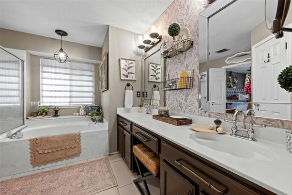 Bathroom, Dual Sink Vanities, Interior, Pendant Lights
