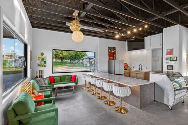 Interior, Living room, Pendant Lights, Wooden Beams