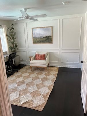 Home Office, Interior