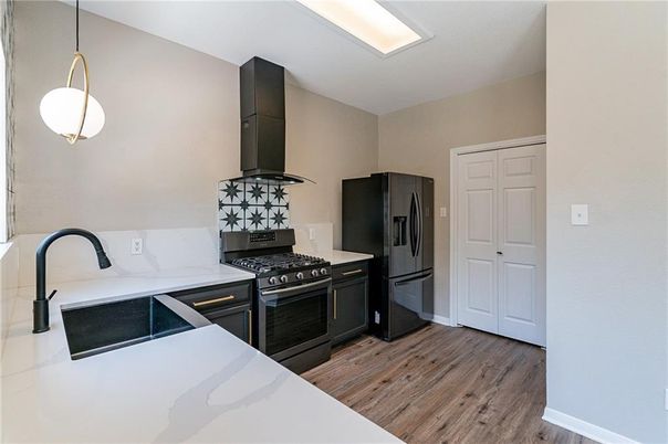 Interior, Kitchen, Pendant Lights, Wood Texture Flooring