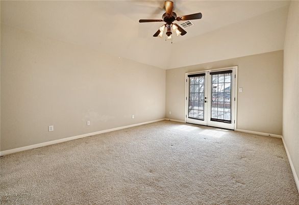Empty room, Interior