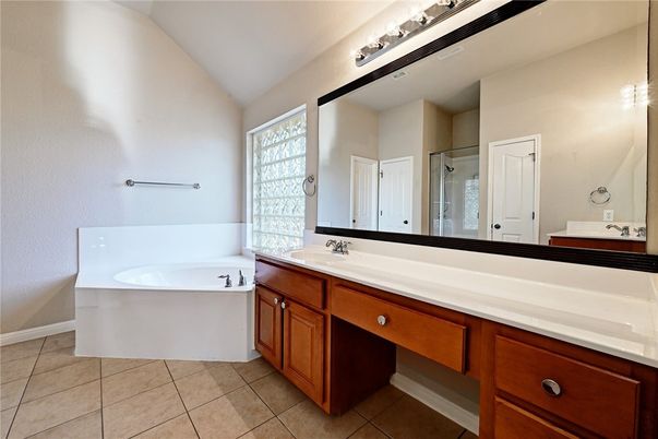 Bathroom, Dual Sink Vanities, Interior
