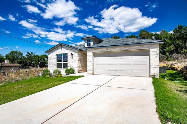 Attached, Exterior, Facade, Ranch