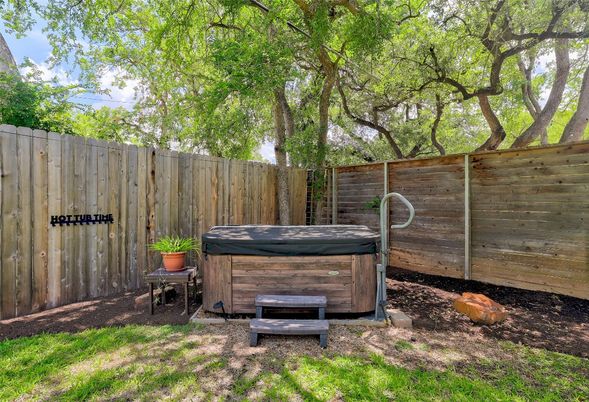 Exterior, Hot Tub