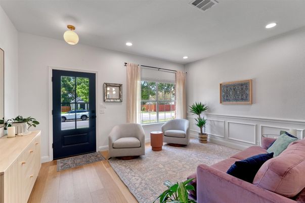 Interior, Living room, Recessed Lighting, Wood Texture Flooring