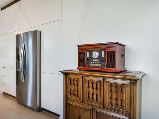Interior, Stainless Steel Appliances