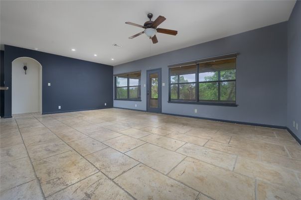 Empty room, Interior, Recessed Lighting