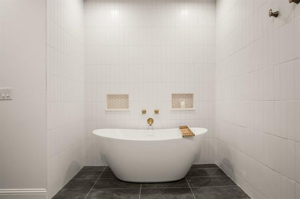 Bathroom, Free Standing Baths, Interior