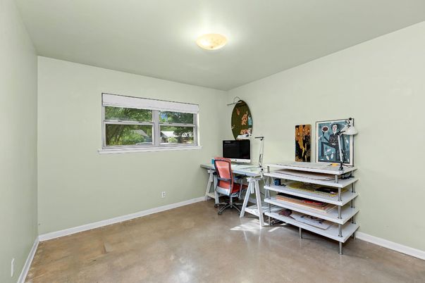 Home Office, Interior