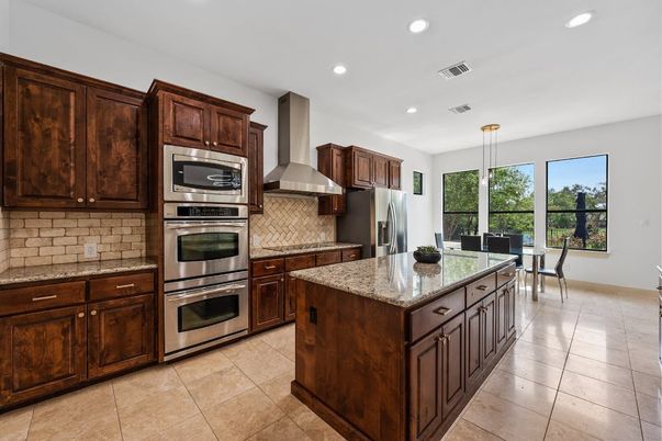 Dining room, Interior, Kitchen, Pendant Lights, Recessed Lighting, Stainless Steel Appliances