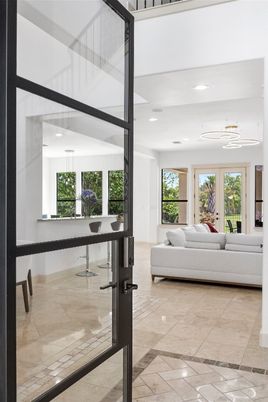 Interior, Living room, Pendant Lights, Recessed Lighting