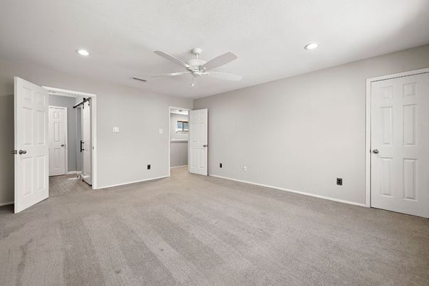 Empty room, Interior, Recessed Lighting