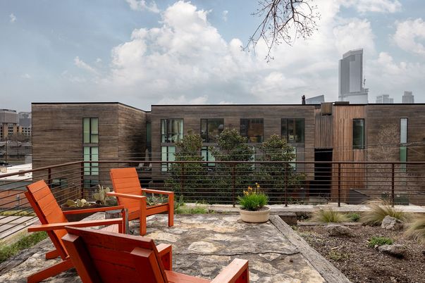 Exterior, Facade, Modern
