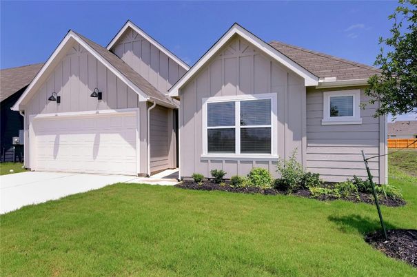 Attached, Exterior, Facade, Farmhouse