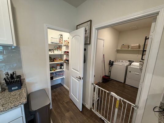 Interior, Washer, Wood Texture Flooring