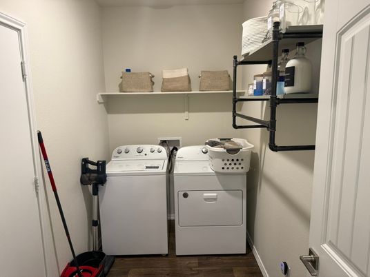 Interior, Washer, Wood Texture Flooring