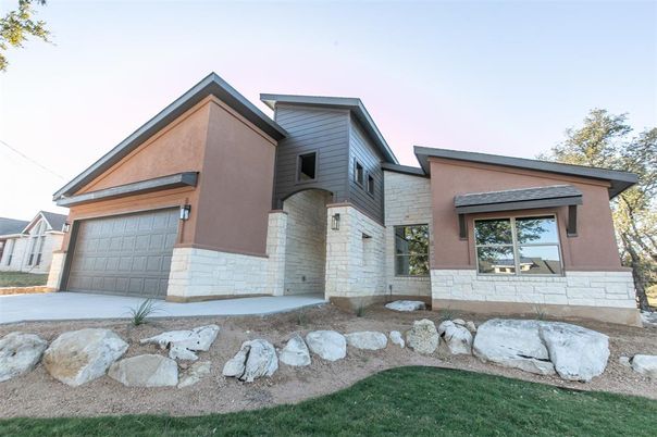 Attached, Backyard, Exterior, Facade, Modern