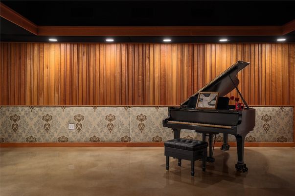 Interior, Piano, Recessed Lighting