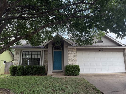 Attached, Exterior, Facade, Ranch
