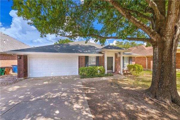 Attached, Exterior, Facade, Brick Facade, Ranch