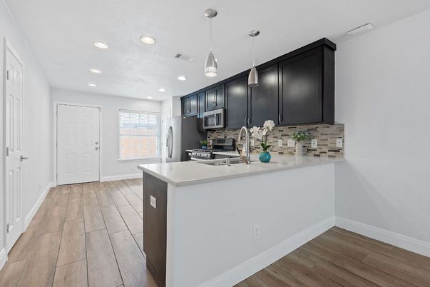 Interior, Kitchen, Pendant Lights, Recessed Lighting, Wood Texture Flooring