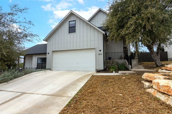 Attached, Exterior, Facade, Farmhouse