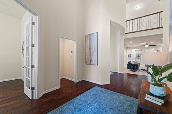 Interior, Recessed Lighting, Wood Texture Flooring