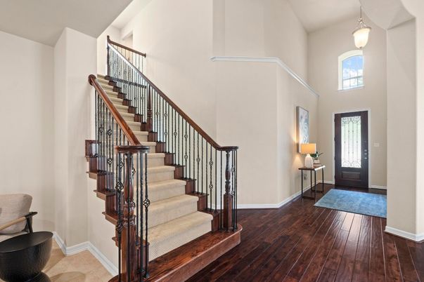 Interior, Pendant Lights, Wood Texture Flooring