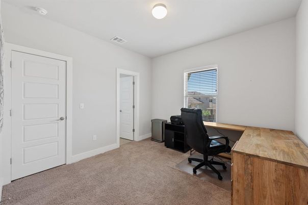 Home Office, Interior
