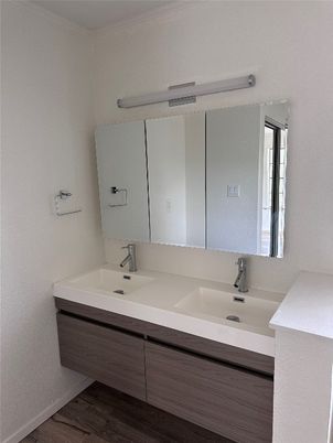 Bathroom, Dual Sink Vanities, Interior, Wood Texture Flooring
