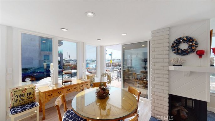 Dining room, Fireplace, Interior, Recessed Lighting, Wood Texture Flooring