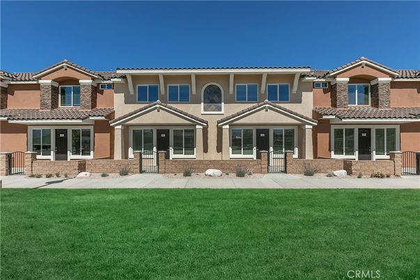 Exterior, Facade, Mediterranean