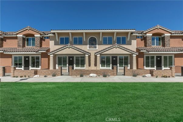 Exterior, Facade, Mediterranean