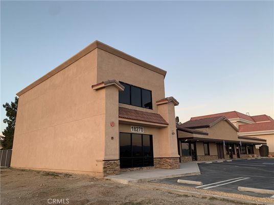 Attached, Exterior, Facade, Modern