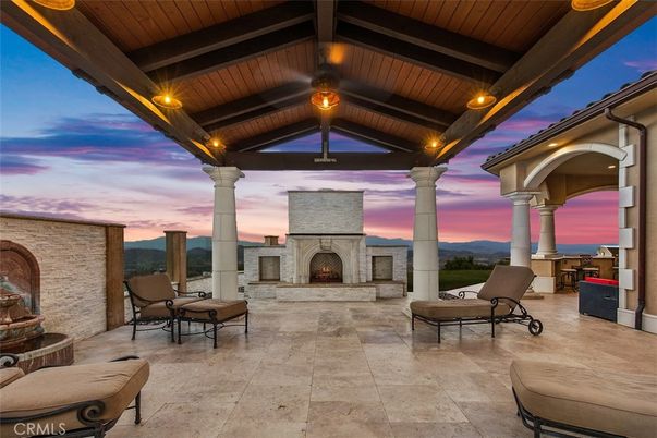 Exterior, Fireplace