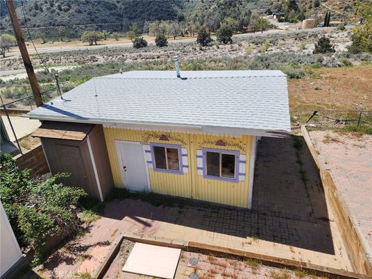 Exterior, Drone