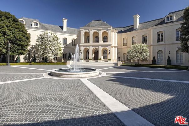 Exterior, Facade, French Provincial
