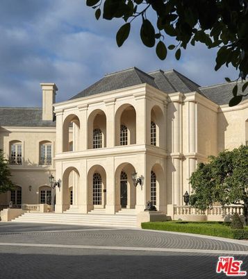 Exterior, Facade, French Provincial