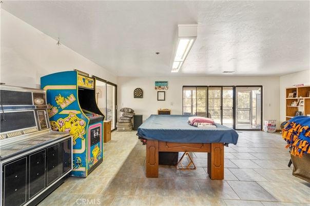 Game Room, Interior