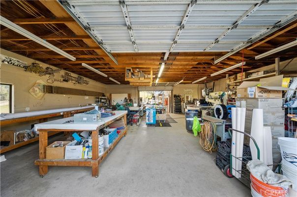 Garage, Interior, Washer, Wooden Beams